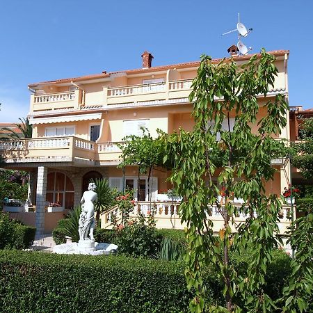 Guest House Sandra Раб Экстерьер фото