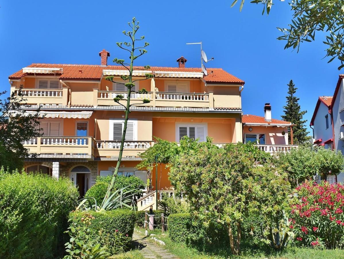 Guest House Sandra Раб Экстерьер фото
