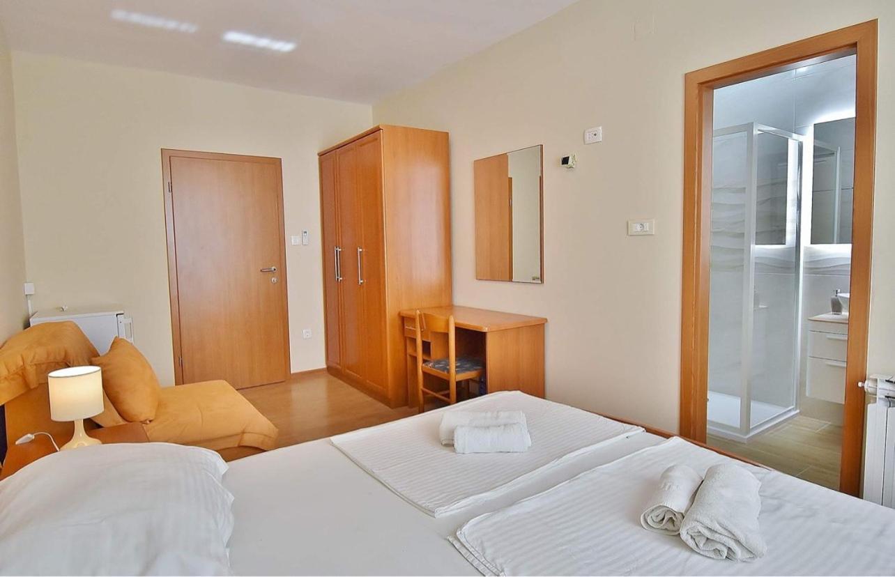 Guest House Sandra Раб Экстерьер фото