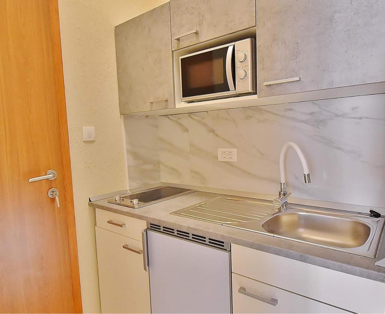 Guest House Sandra Раб Экстерьер фото