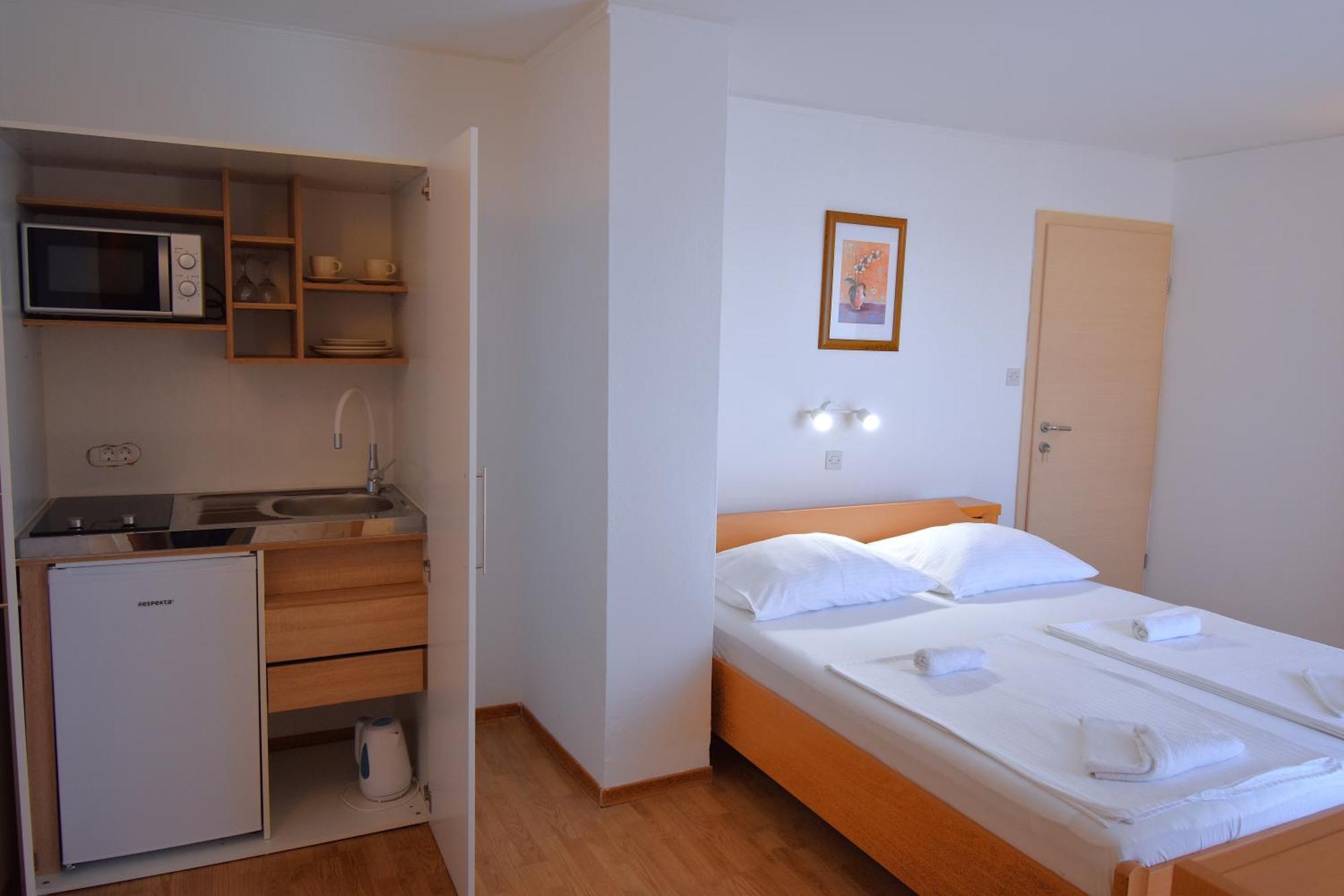 Guest House Sandra Раб Экстерьер фото