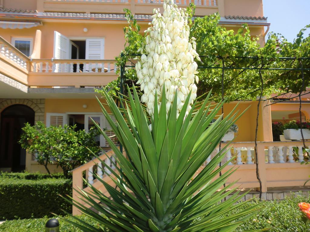 Guest House Sandra Раб Экстерьер фото