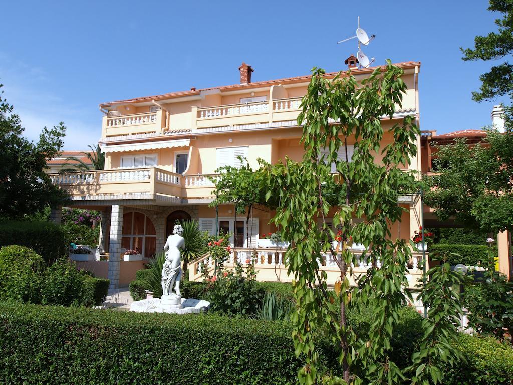 Guest House Sandra Раб Экстерьер фото