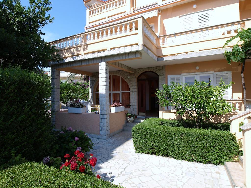 Guest House Sandra Раб Экстерьер фото