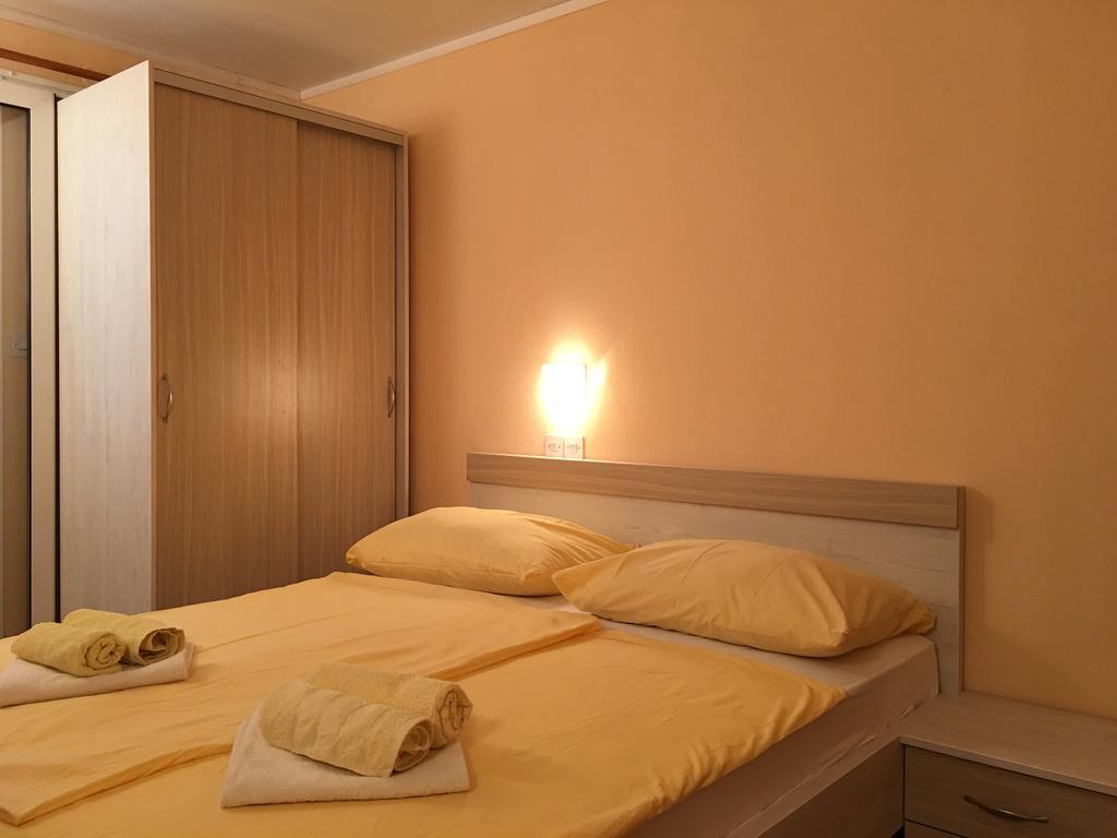 Guest House Sandra Раб Экстерьер фото