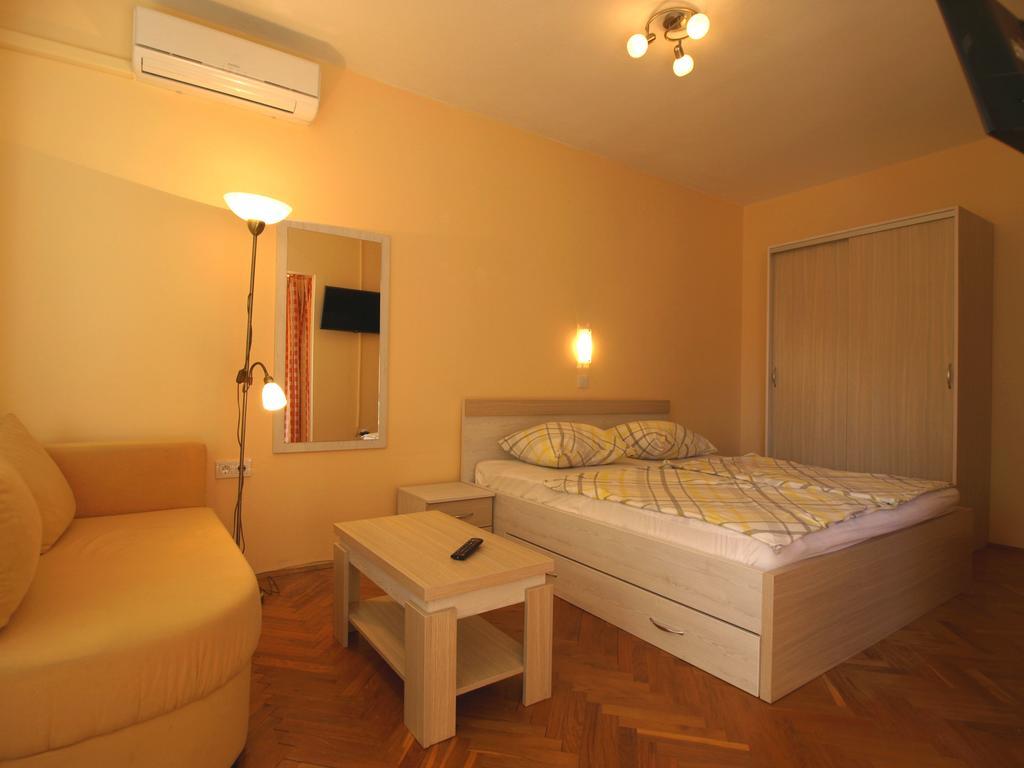 Guest House Sandra Раб Экстерьер фото