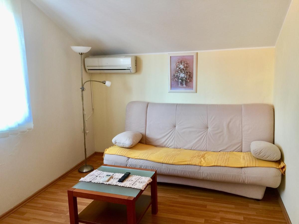 Guest House Sandra Раб Экстерьер фото